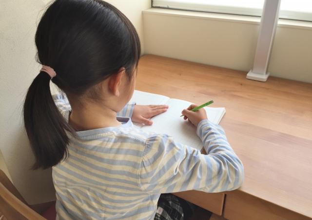 リビング学習・机